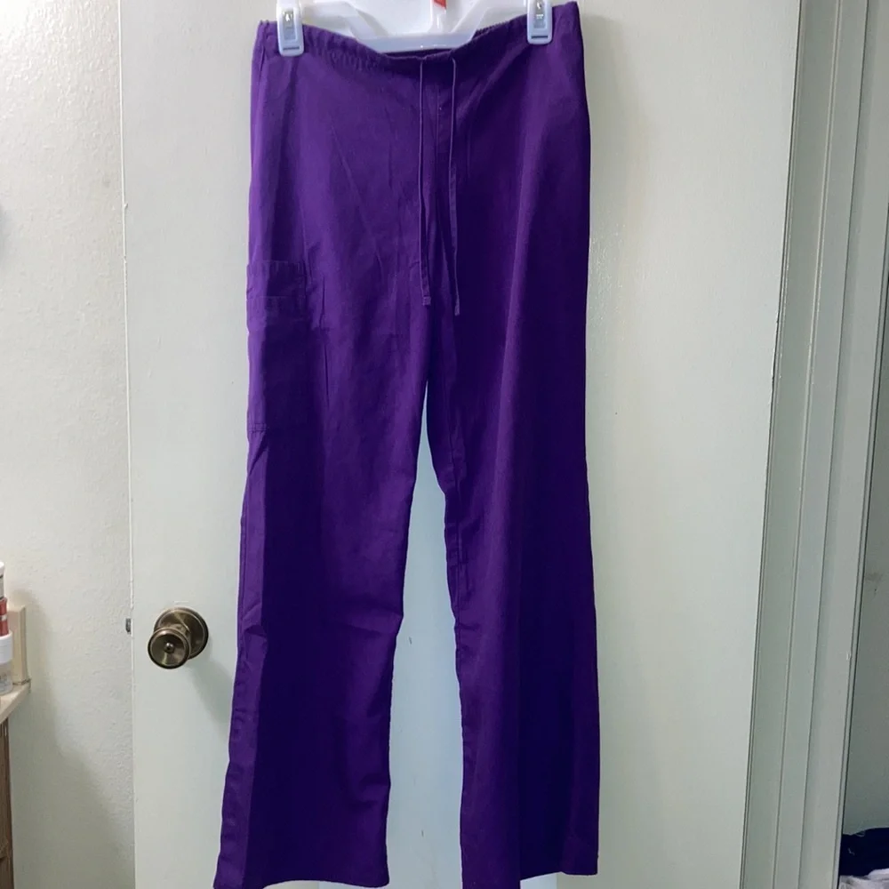 Scrubs Set - Picture 6 of 9